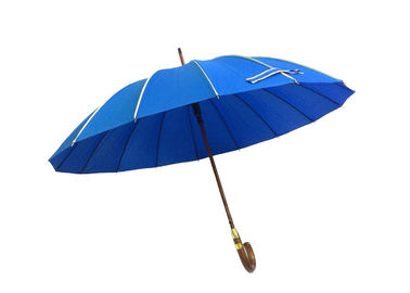 Paraguas azul del golf J de la forma resistente del viento, manija de madera del paraguas de Raines
